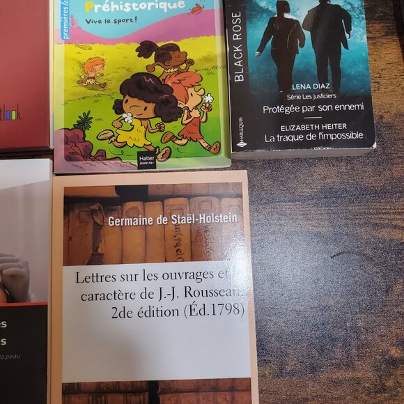 📚 Lot de 12 Livres random en Francais pour 30$ - Picture 2 of 6